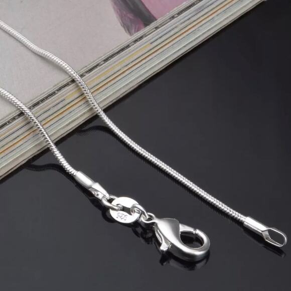 COPY - 925 sterling silver necklace 18 inches 1MM silver plated - Picture 2 of 2